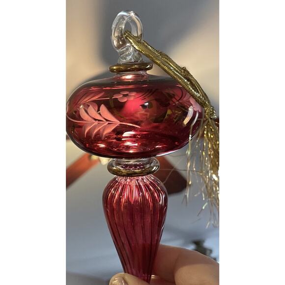 Vtg Art Glass Handblown Finial Cranberry Gold Etched Flowers Christmas Ornament